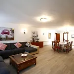 Gladiols Villa *